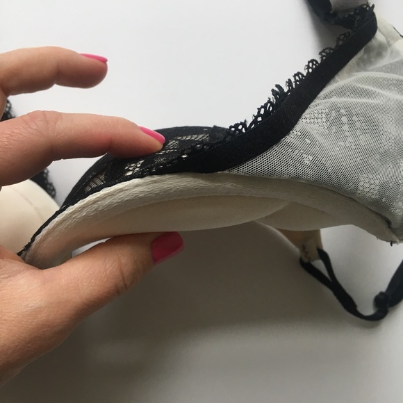 Victoria's Secret Miraculous Bombshell - Size 32B - Picture 7 of 7